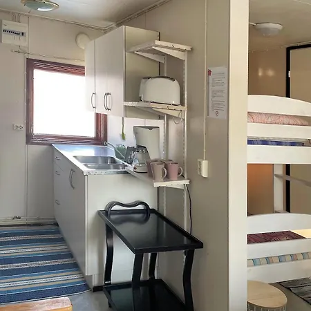 Pukinsaaren مكان تخييم *