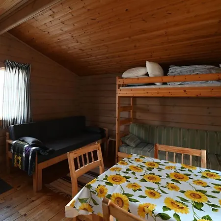 Pukinsaaren مكان تخييم *